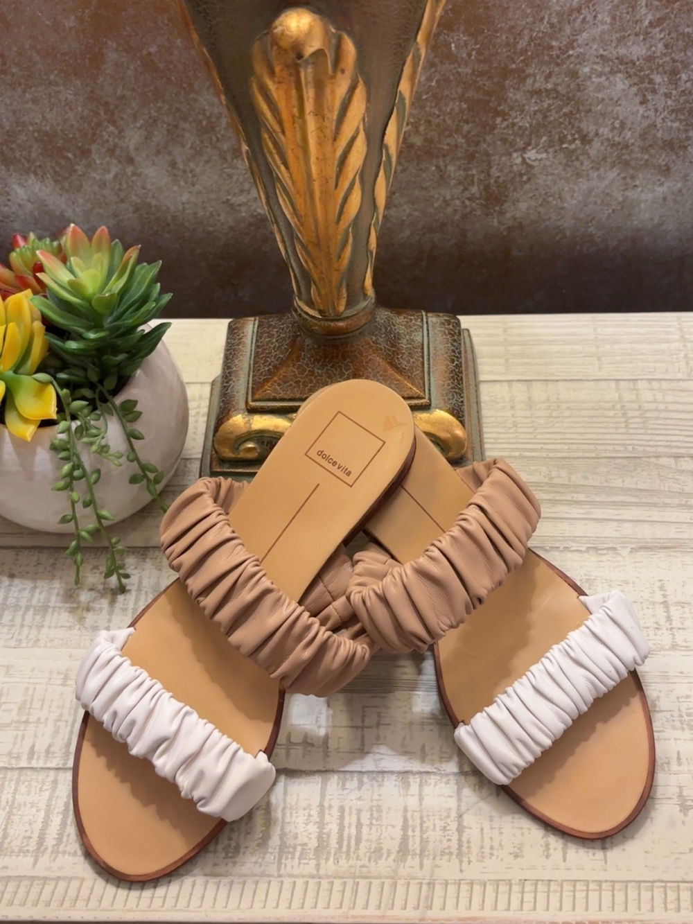 Like New ~ Dolce Vita Ruched Double-Strap Slide Sandals Beige & White ~ Size 10